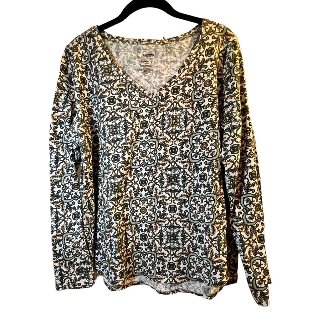 Sonoma top V-neck white with green and yellow floral print size XL